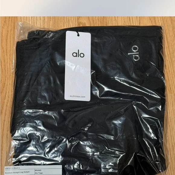 ALO Yoga Classic Black Hoodie and Joggers - Picture 5 of 5